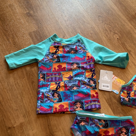 Size 3 LITTLE KIDS SWIMSUIT 3 PIECES - Picture 2 of 5